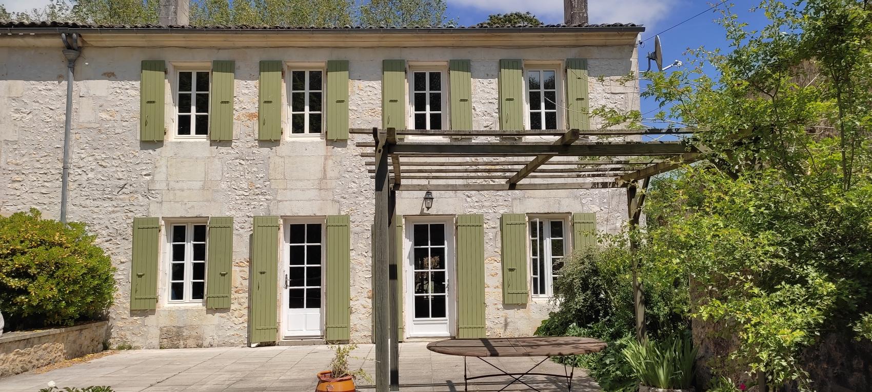 Comfortable cottage in a huge wooded park near Fouras and Rochefort